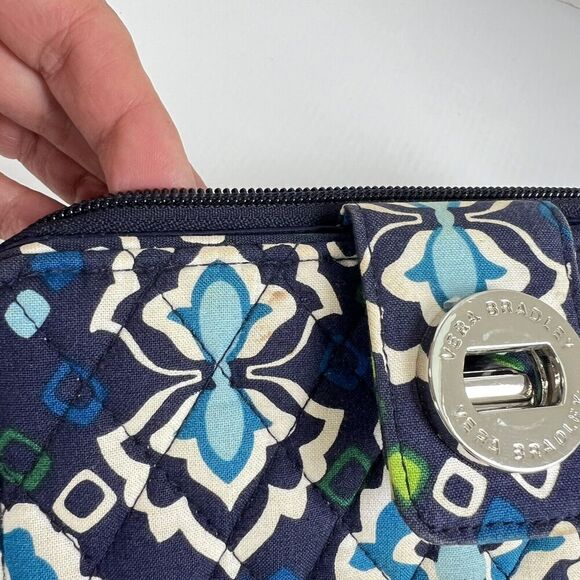VERA BRADLEY Turnlock Wallet RIFD Pattern Blue Ink Zip Around Large Quilted - Picture 9 of 13